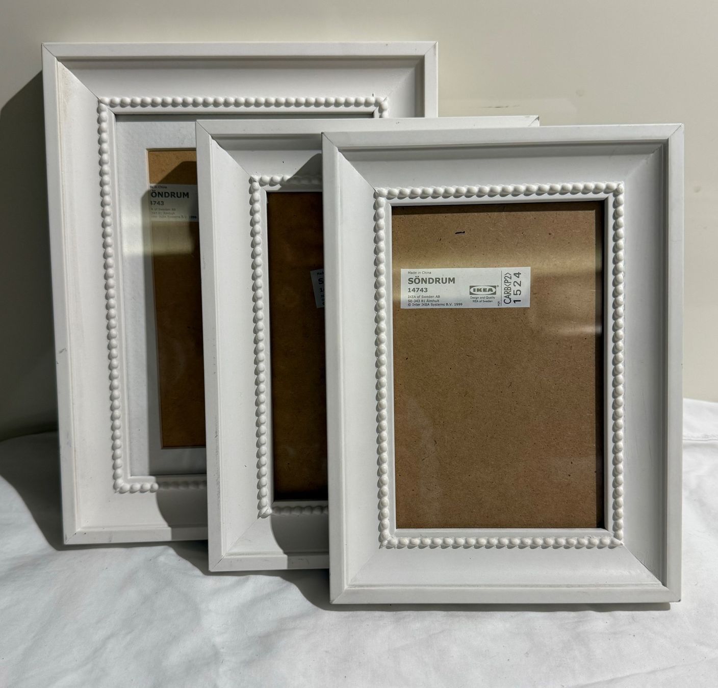 Ikea Cadres de tableaux: 3 Bilderrahmen IKEA SÖNDRUM weiss – D'occasion à Basel par karpfen17