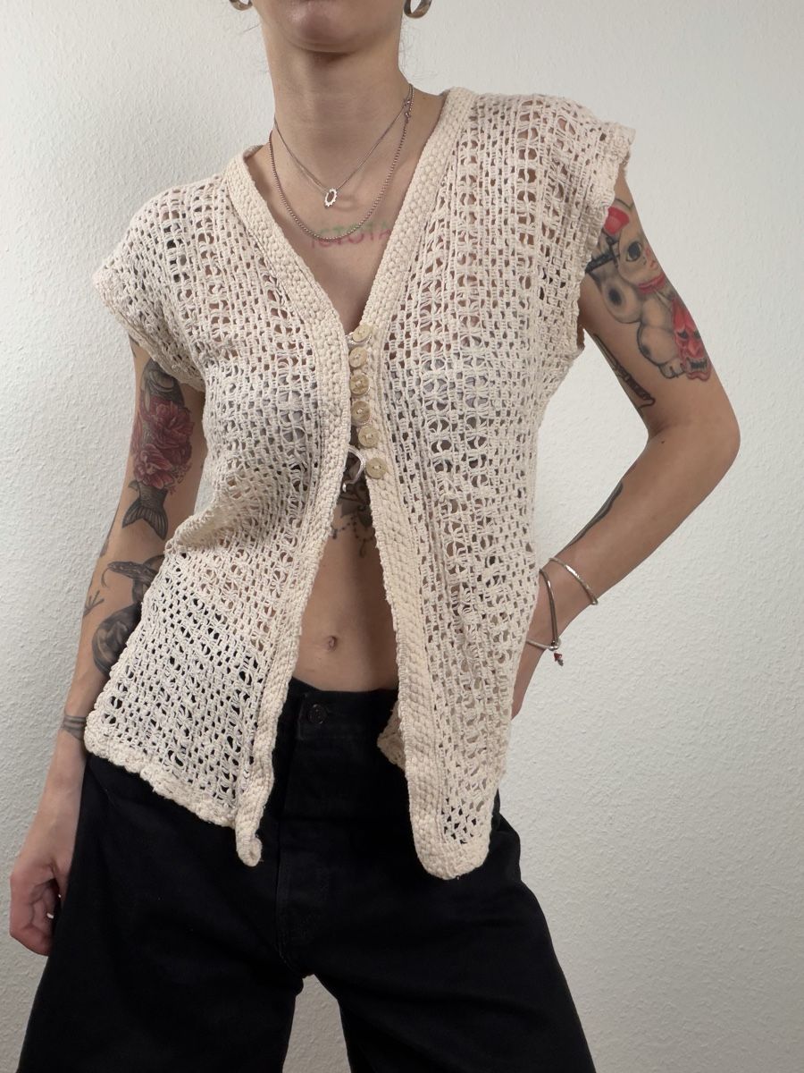 Gilet & Giacche senza maniche: Crochet Vest Cream Button Front – Usato da Knonau venduto da Grapesvintage 4