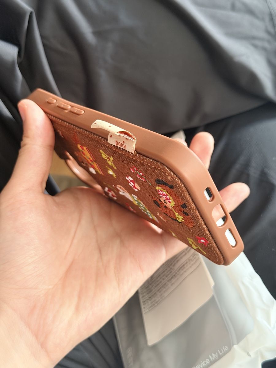 Apple Covers & Schutzfolien: iphone 17 case - Brown Phone Case with Embroidered Ponies – Neu (gemäss Beschreibung) aus Regensdorf von Let-me-win-please 2