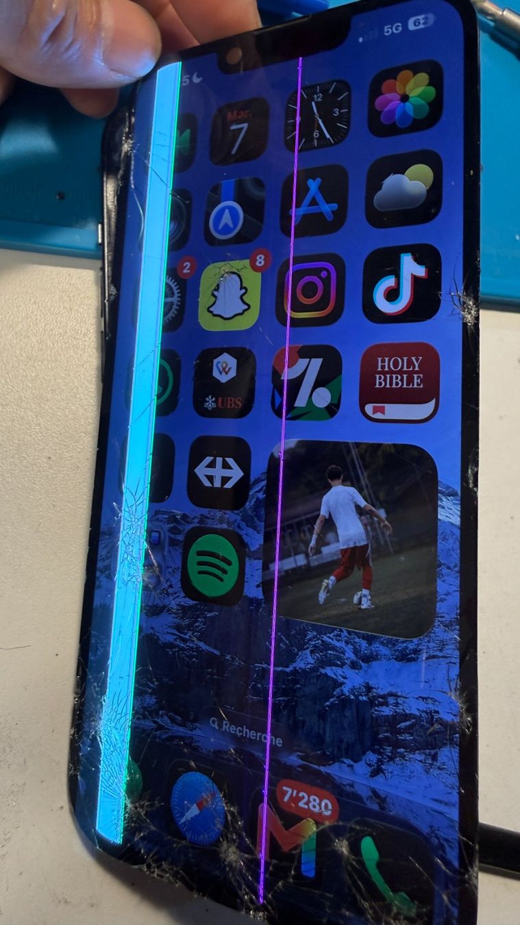 Apple Telefoni cellulari / Smartphones: Écran original iPhone 14 partiellement abîmé – Difettoso da Morges venduto da DA-repa 1