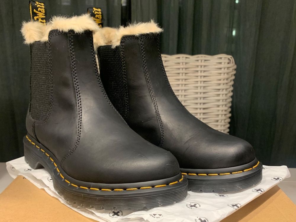 Elegantes Dr Martens Fell Ebenbild