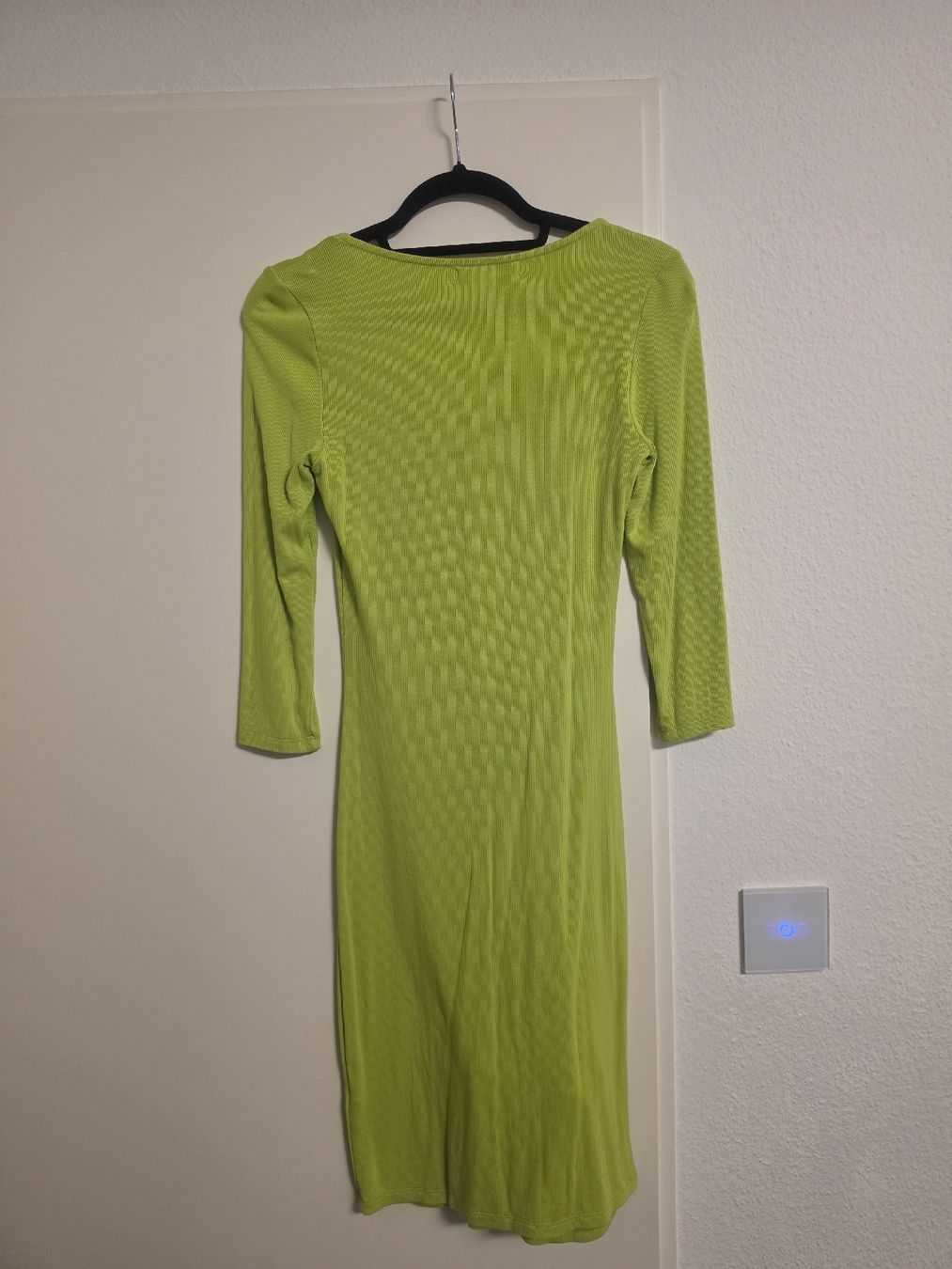 Vestiti: Dünnes Strickkleid hellgrün – Nuovo (secondo la descrizione) da Embrach venduto da sar_dq2y 1
