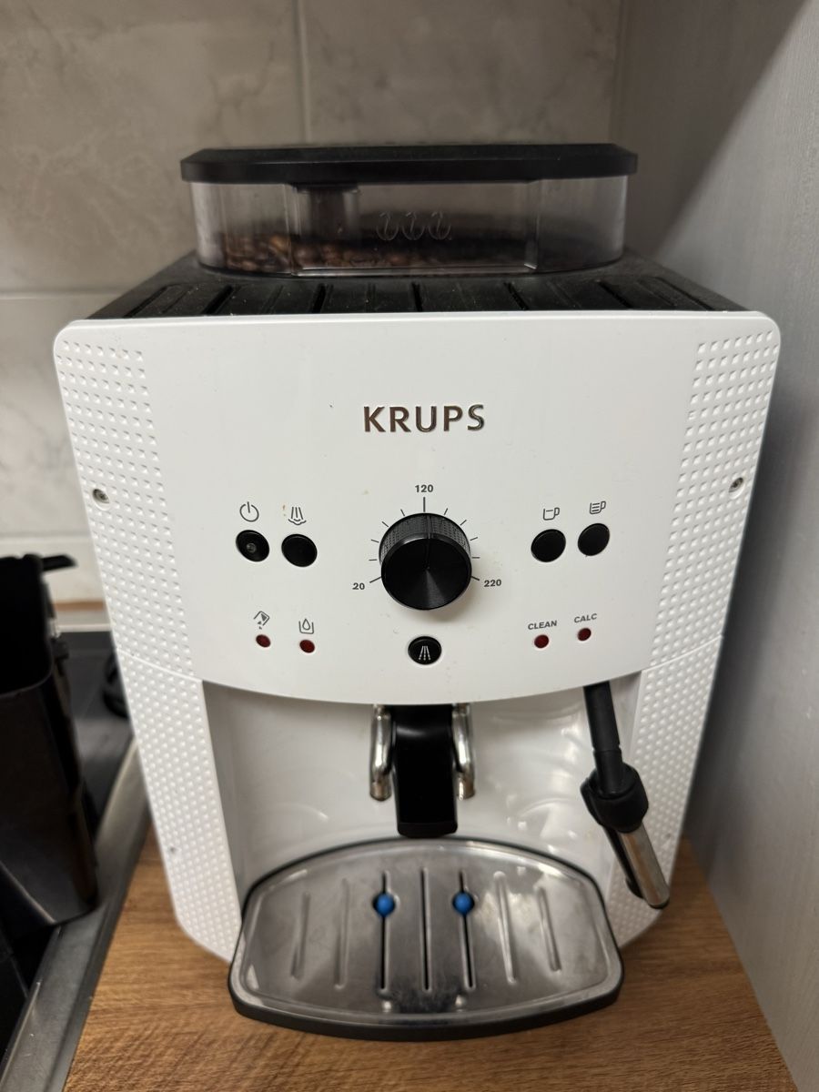 Krups Macchine per caffè & Macchine per espresso: Krups Essential Espresso Coffee Machine – Usato da Oberengstringen venduto da Palibal 1