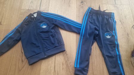 Kinder Trainingsjacke AdidasGrösse 110, 4-5 Jahre