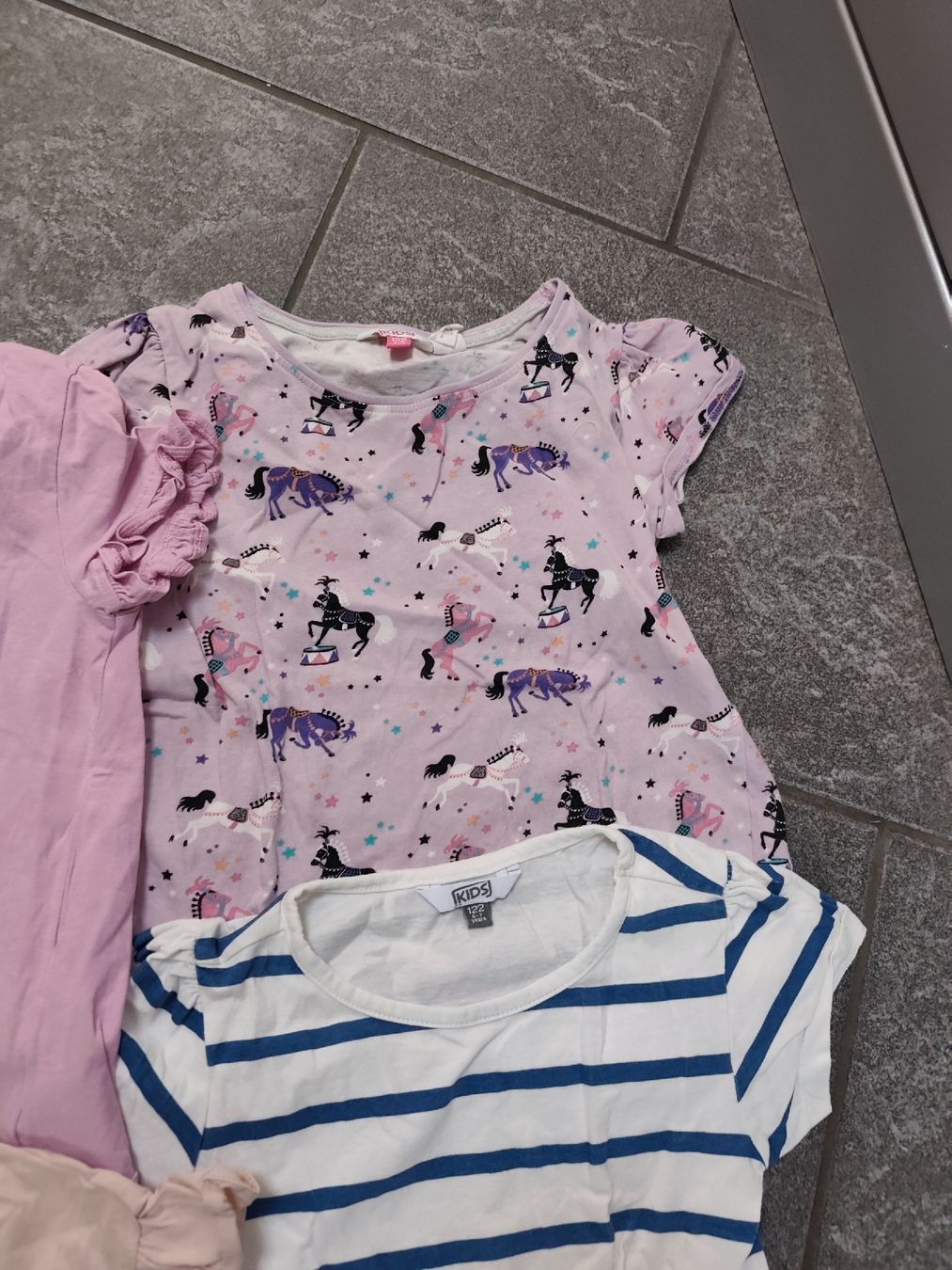 Camicette, T-shirt & Top: T-Shirt 5 x, Gr 122 – Usato da Fulenbach venduto da meje0081 2