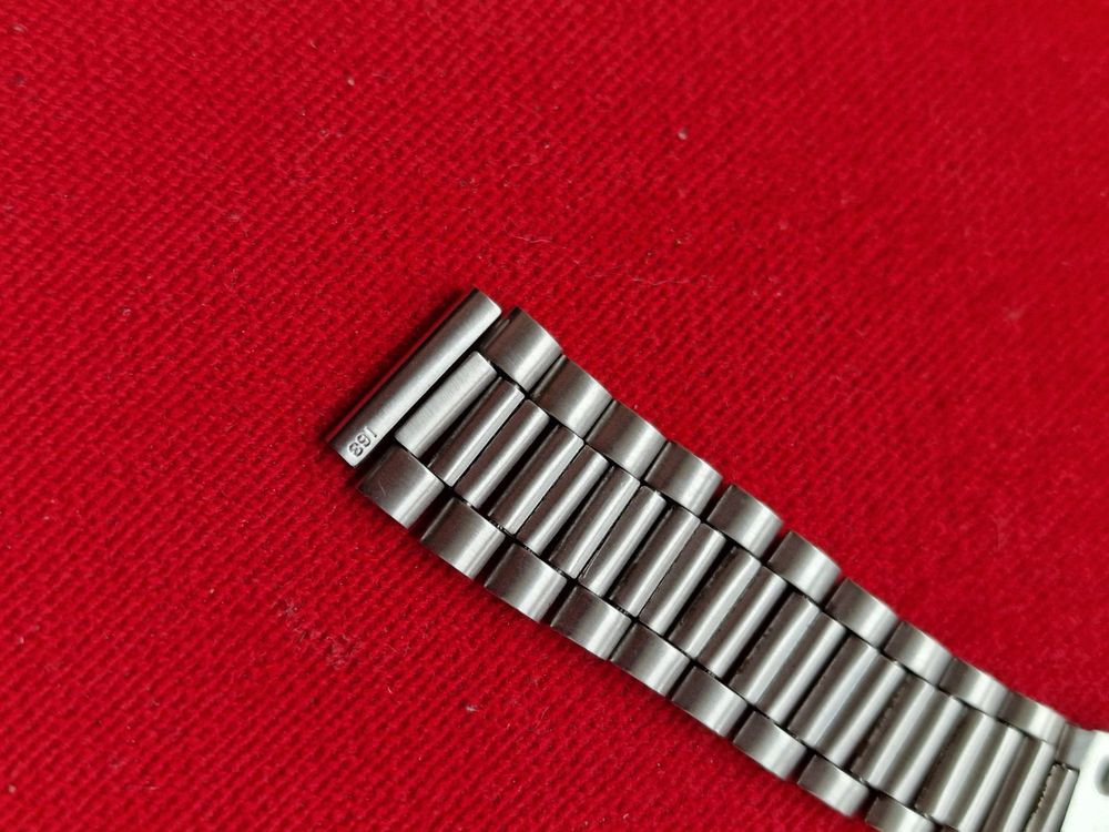 1125 omega outlet bracelet