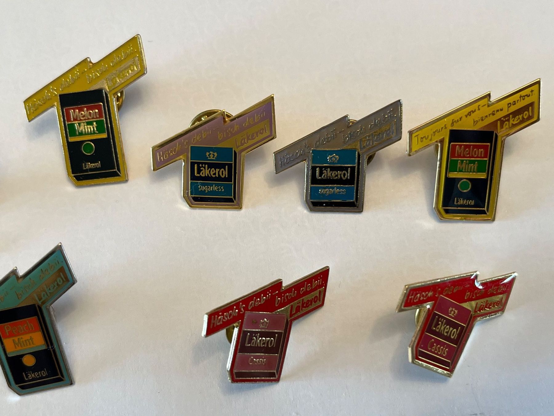 Plaketten & Abzeichen: 8 Läkerol Pins – Gebraucht aus Zürich von Gurkis 1