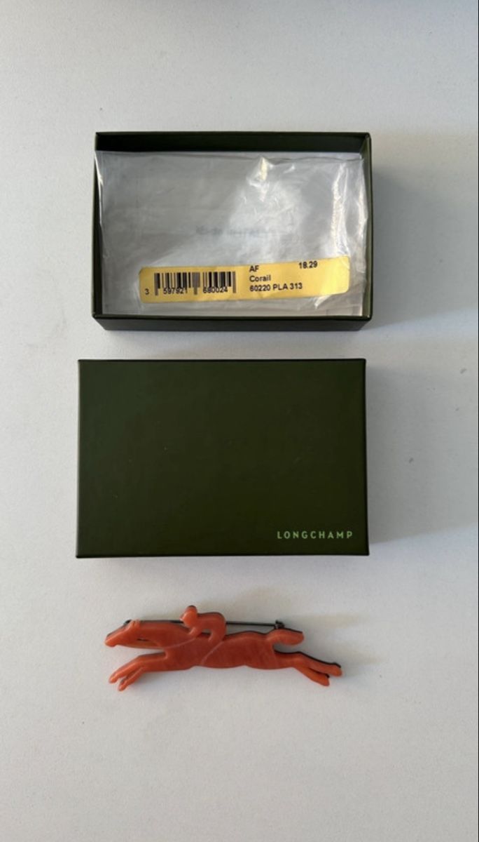 Broschen & Nadeln: Broche rare Longchamp  – Neu und originalverpackt aus Vevey von Frenchyinswiss1800