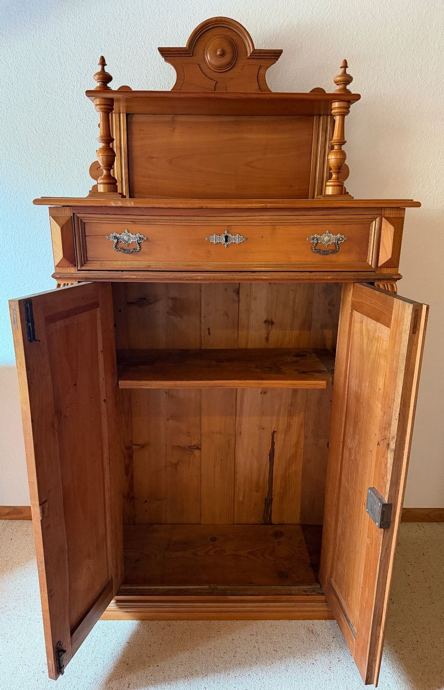 Armadi: Antikes Vertiko aus massivem Kirschbaumholz – Usato da Küsnacht ZH venduto da Raimond1234 2