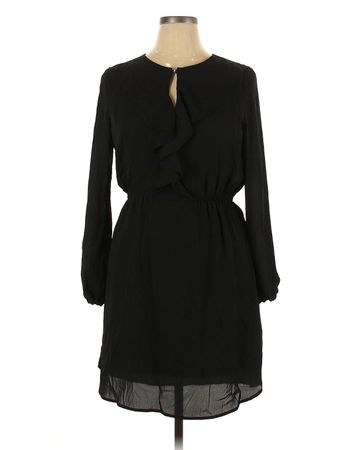 H&M 🖤 robe noire avec détails au col  XS