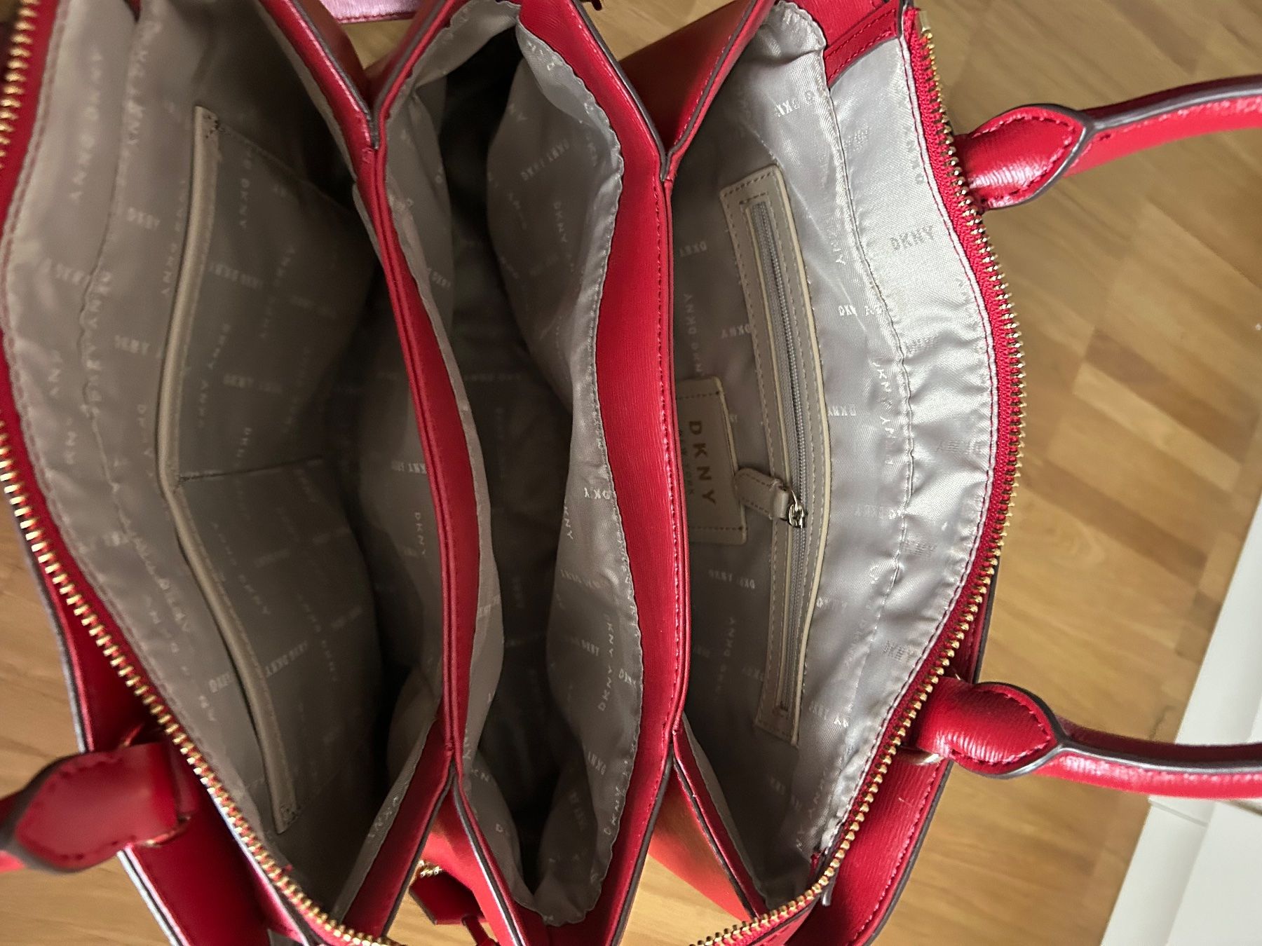 DKNY Borse da donna: DKNY Red Leather Bag - 24x31cm - NEW – Nuovo e nell'imballaggio originale da St. Gallen venduto da dec_2jy6 3