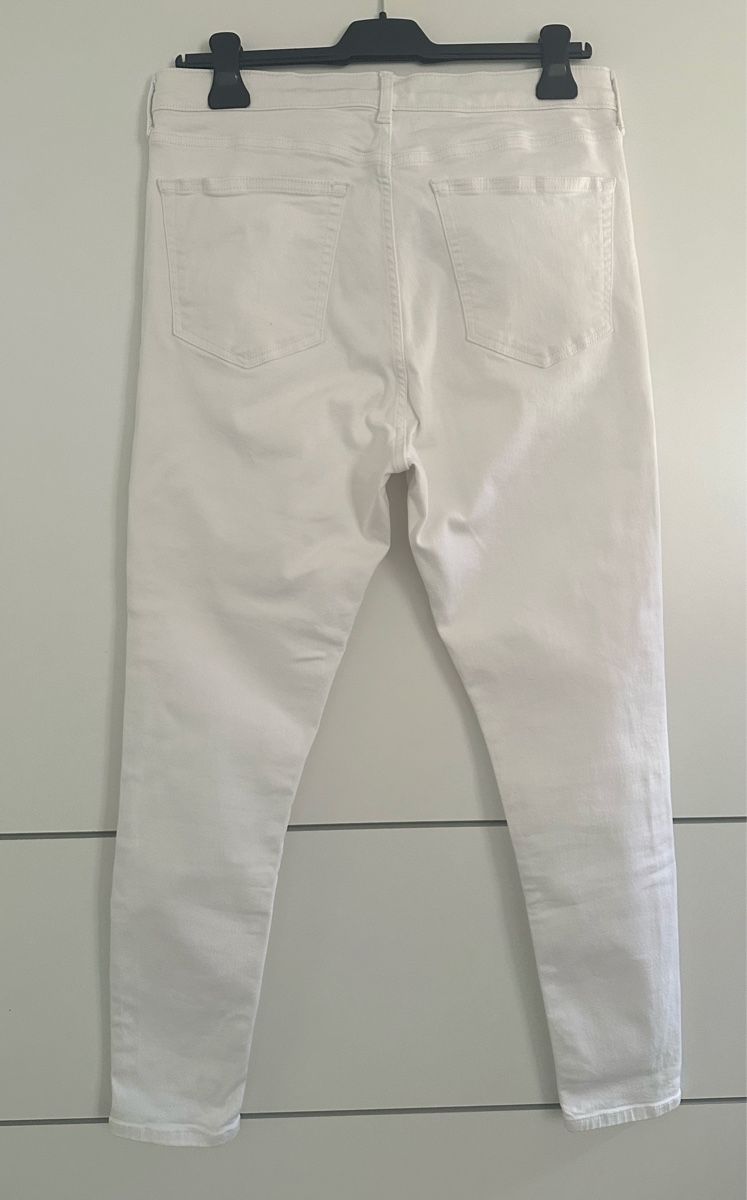 Zara Jeans: Weisse Stretch JEANS ZARA. Gr. 40 – Usato da Flawil venduto da mar_9chb 1