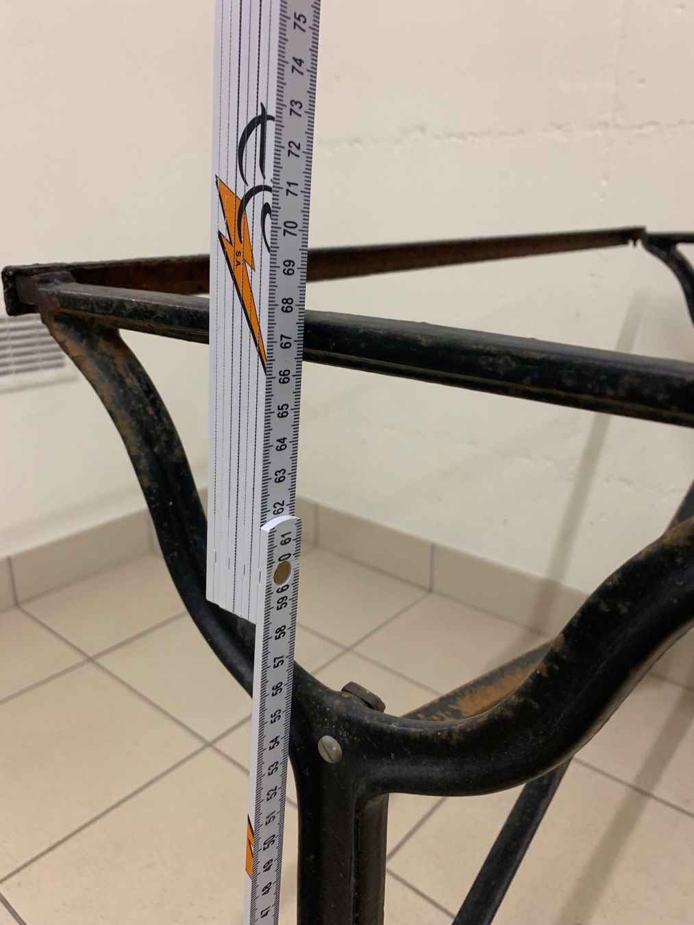 Altri mobili: Pieds de table en fonte. – Usato da Vessy venduto da Panpan2 4