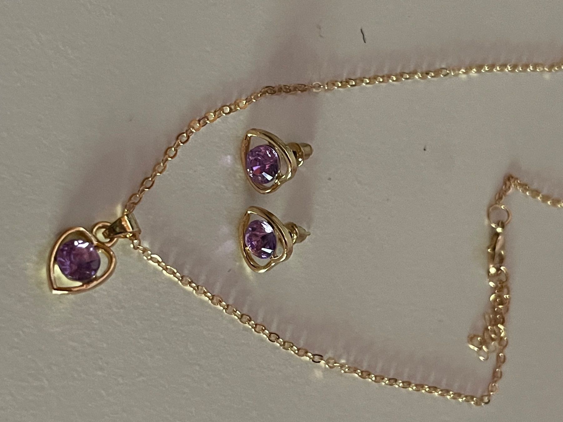 Autres bijoux: Set Collana e Orecchini Cuore Viola – Neuf avec emballage d'origine à Gordevio par LanaZimm 4