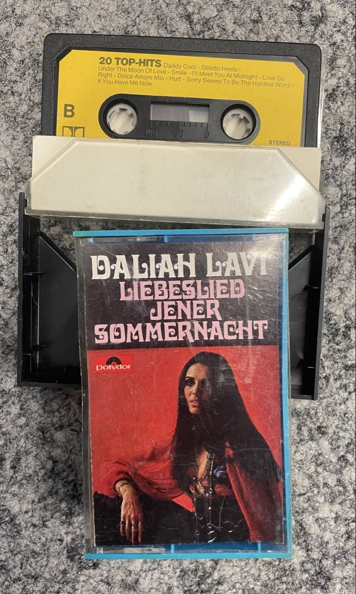 Musicassette: 2 Kassetten - Liebeslied und die Top 20 – Usato da Au ZH venduto da Jaggy4 1