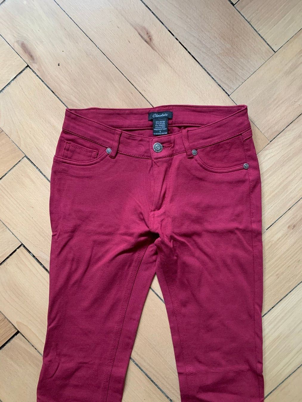 Pantaloni: CHOCOLATE - Stretch Hose weinrot S – Usato da Zürich venduto da Diazaio 1