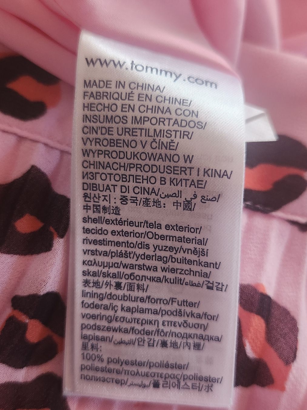 Tommy Hilfiger Gonne: Jupe plissée Tommy Jeans rose léopard taille XL – Usato da Niedergösgen venduto da Eva2410 8