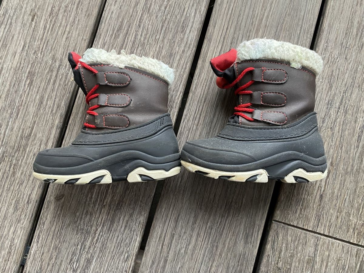 Scarpe per ragazzi: Winterstiefeli Gr. 22/23 – Usato da Urdorf venduto da Tjara65 2