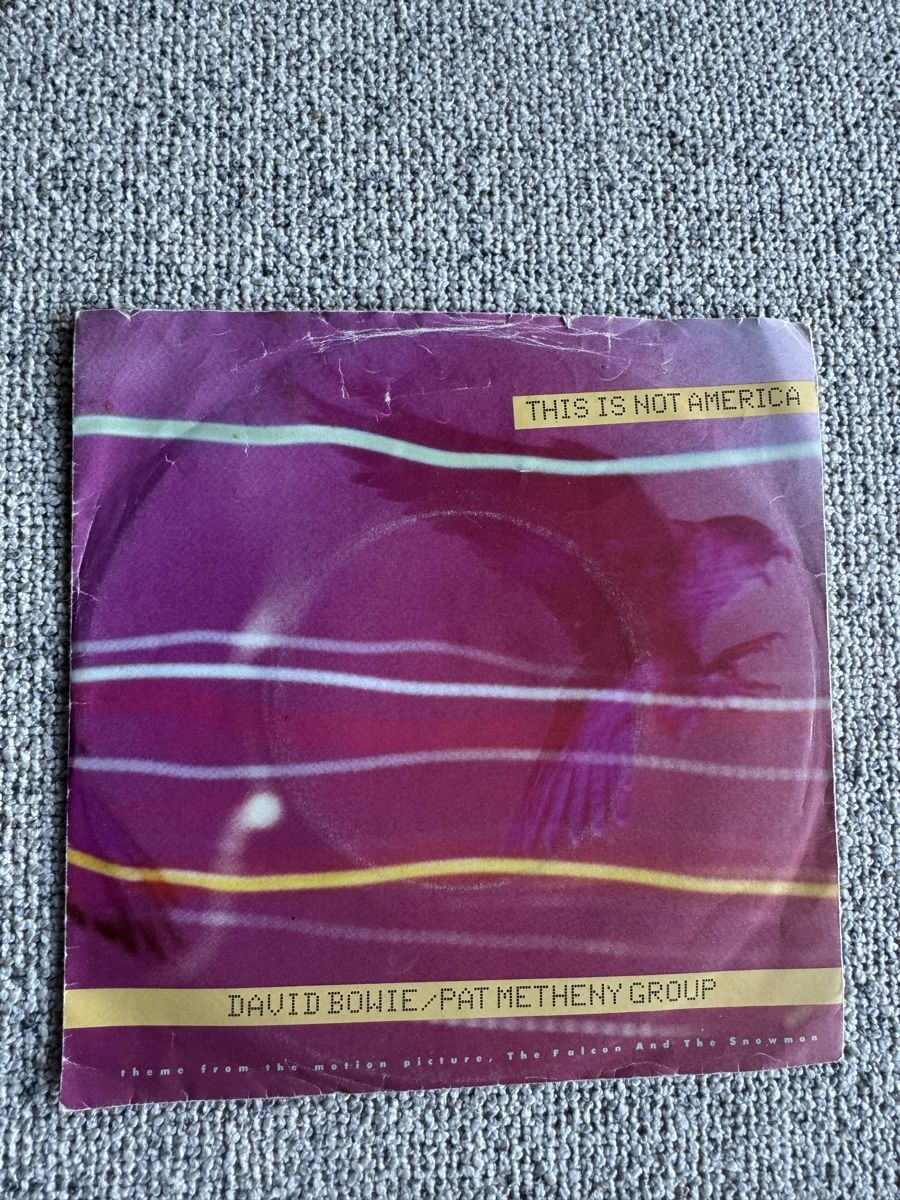 Dischi in vinile: David Bowie - This Is Not America - 7" Single - 80s – Usato da Rorbas venduto da BlackstarRecords 1