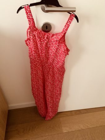 Salopette d'été rouge à fleurs, taille 122 cm, comme neuve