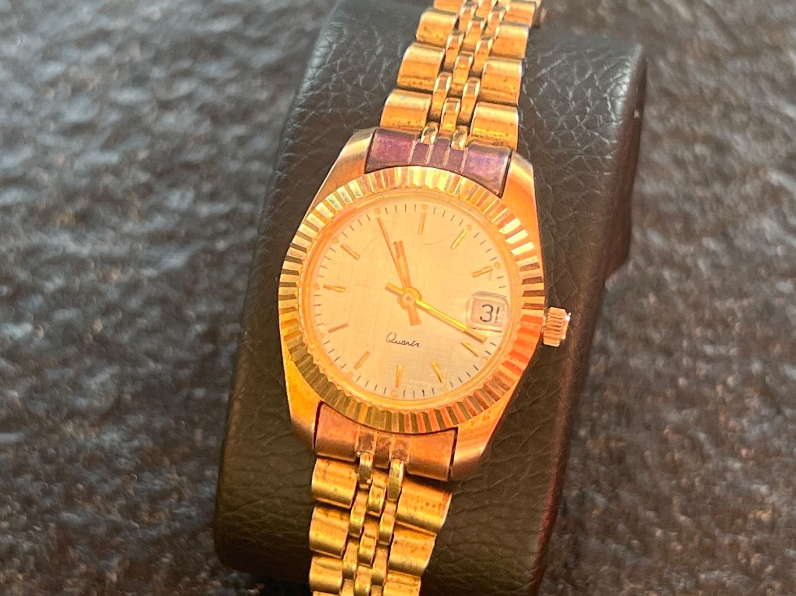 Uhren: Goldene Vintage Damenuhr Quartz – Gebraucht aus Steffisburg von FlorianJohner