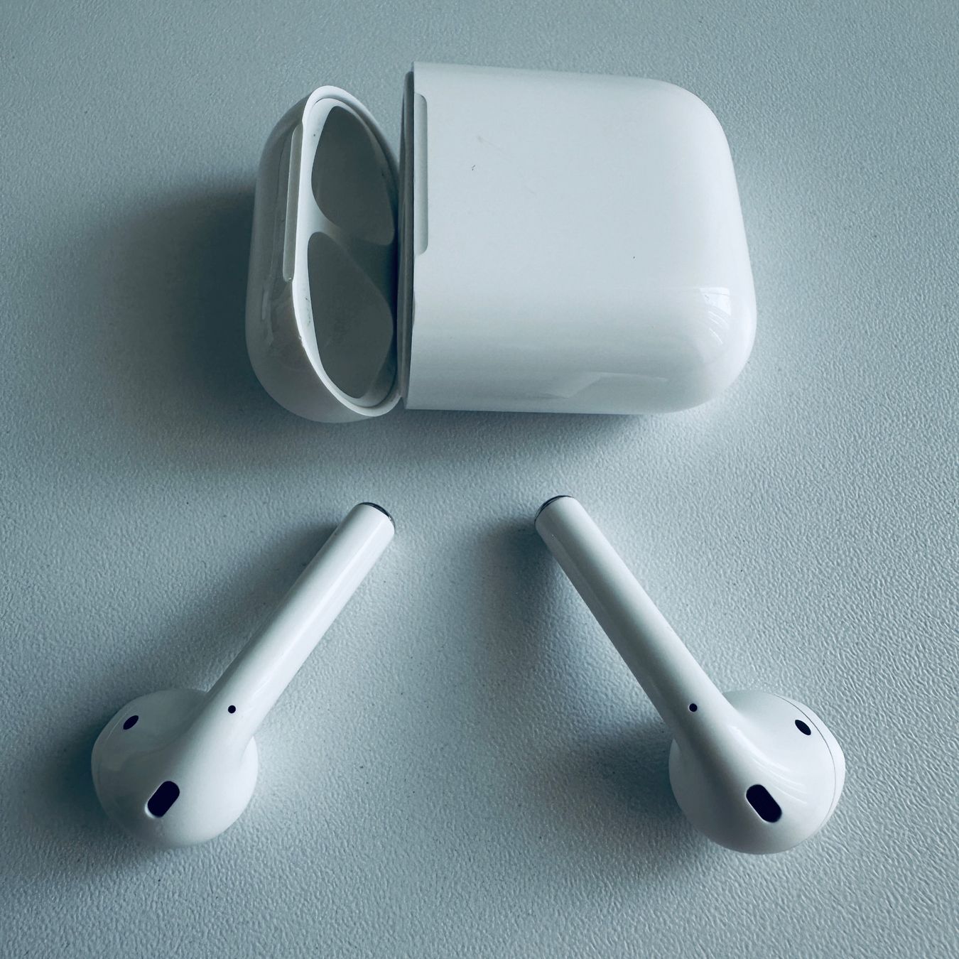 Apple Cuffie: Original Apple AirPods 2 Kopfhörer Wireless Lightning Kabel – Usato da Basel venduto da MY.AIRPODS.SHOP 4