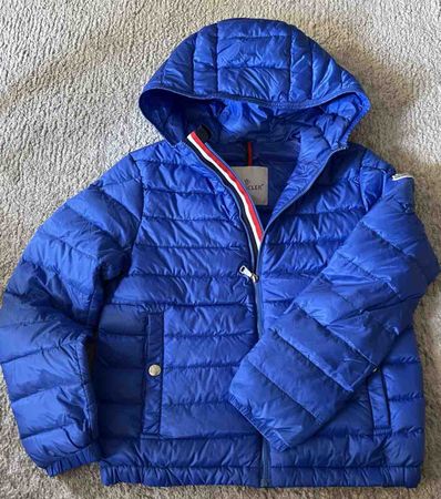 Moncler Daunenjacke mit Kapuze blau Grösse 140