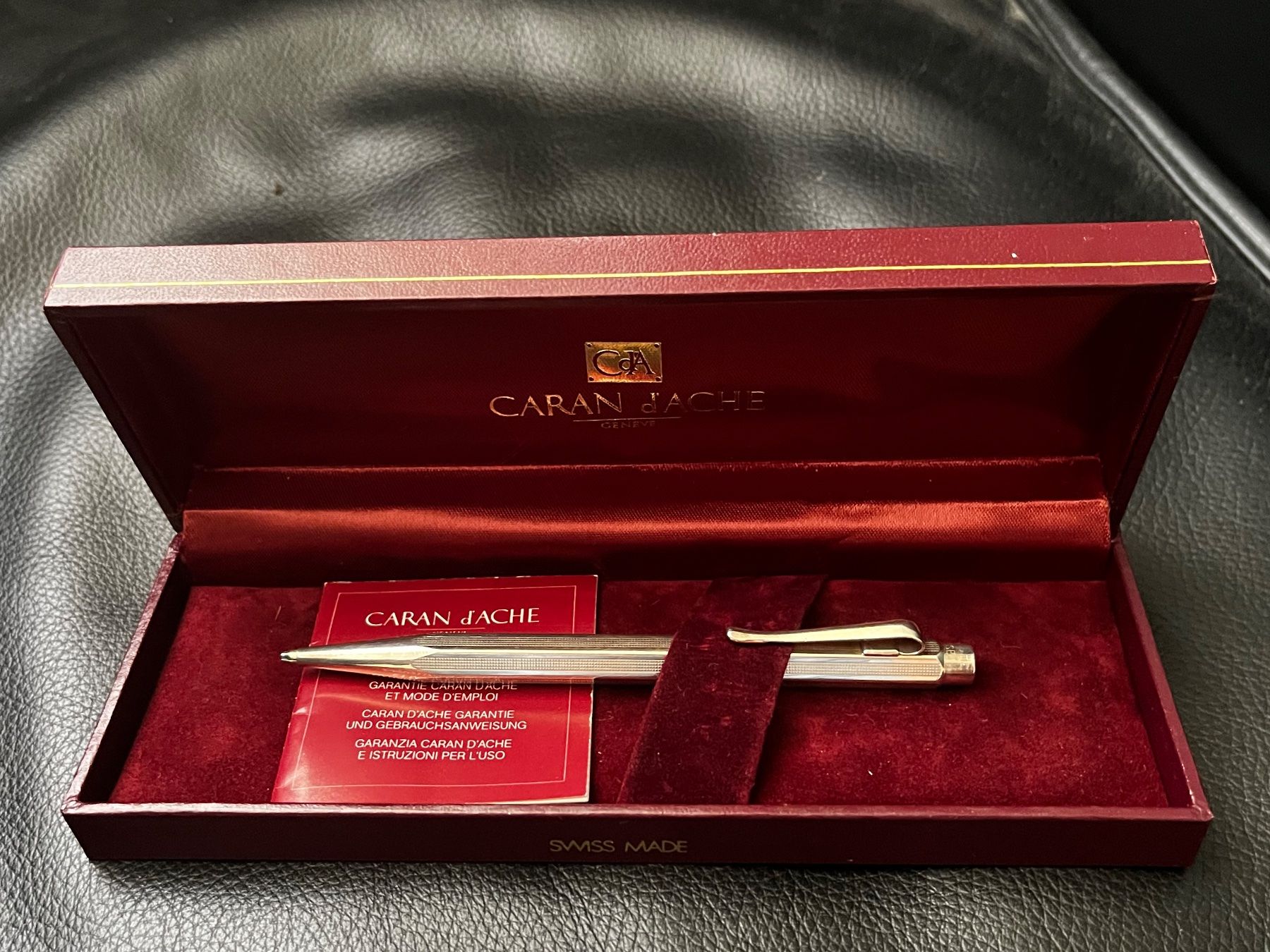 Caran D'Ache Penna & Evidenziatori: Alter Caran d’Ache Ecridor Minenhalter "Pavé" versilbert Box – Usato da Zürich venduto da FV.vintage