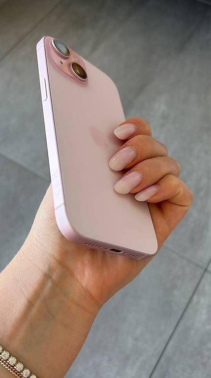 Telefoni cellulari / Smartphones: iPhone 15 128 GB pink completamente riparato – Usato da Massagno venduto da giorgina1110 2