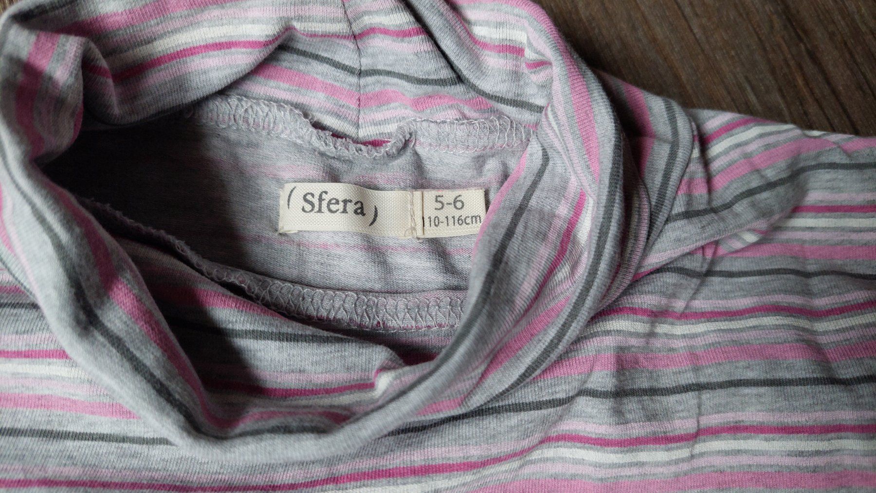 Maglioni & Felpe: Rollkragenshirt von Sfera Grösse 110 / 116 – Usato da Wiesendangen venduto da troawus 3