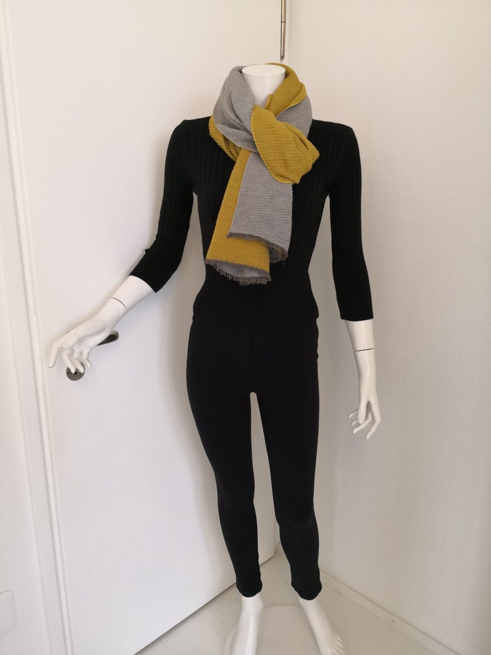 Foulard & Sciarpe: 🤩SCHAL GELB-GRAU DOUBLE-FACE – Usato da Olten venduto da Naja-Twins-Twins 9