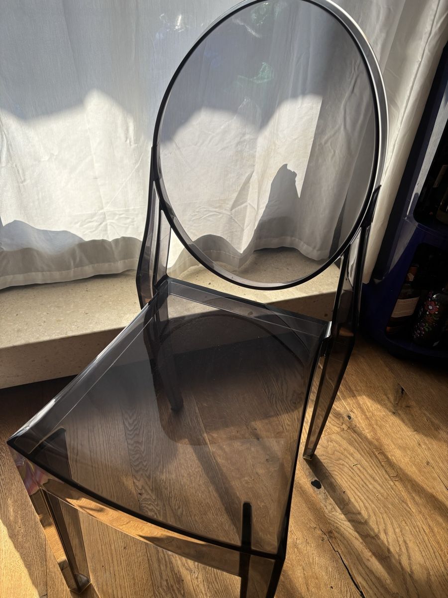Kartell Sedie: Transparent Schwarz Kartell Ghost Stuhl – Usato da Zürich venduto da hiddentreasures_zh 1