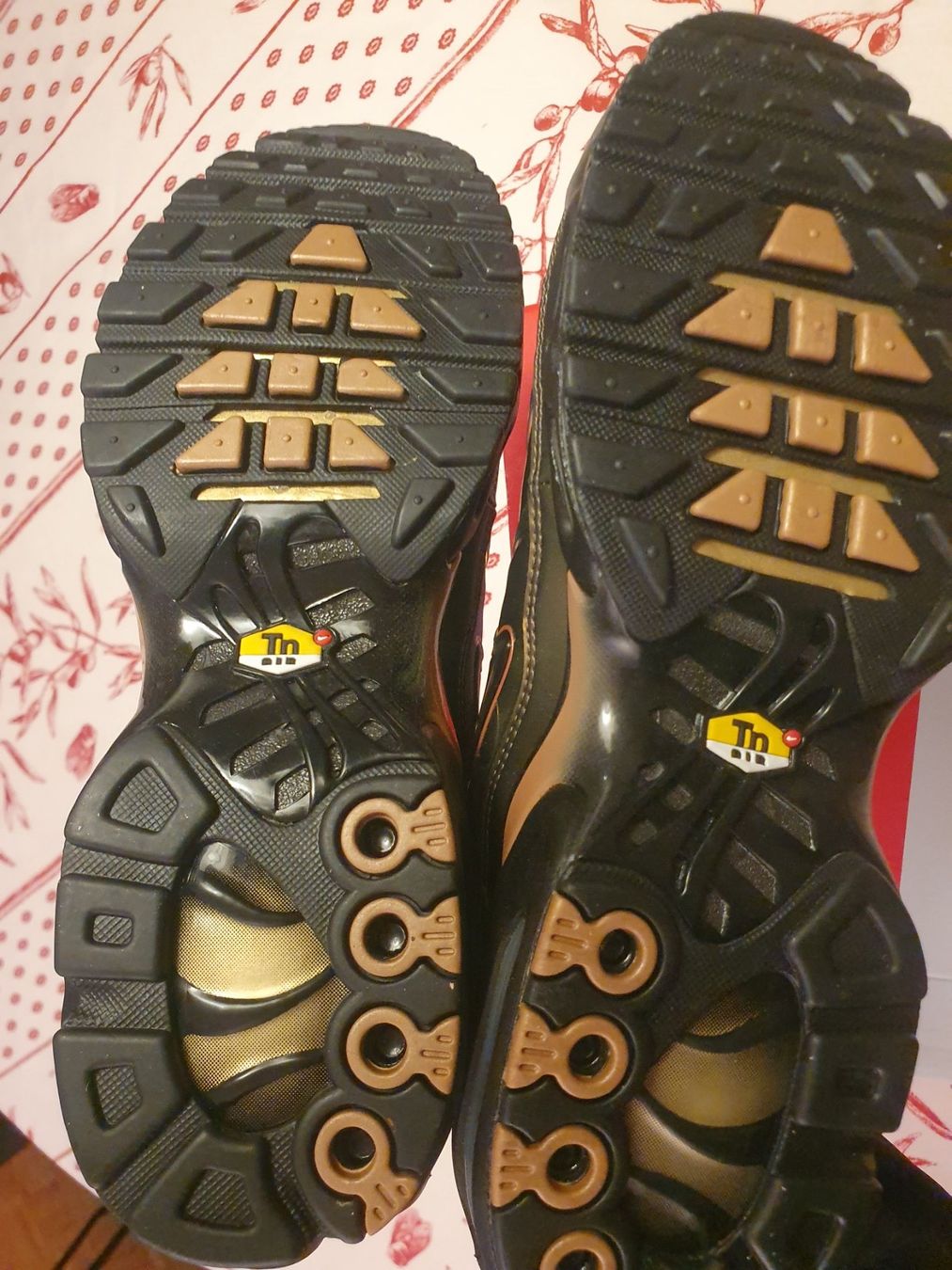 Nike Scarpe da uomo: Nike air max plus OG scarab – Nuovo e nell'imballaggio originale da Genève venduto da GenevaLuxury 5
