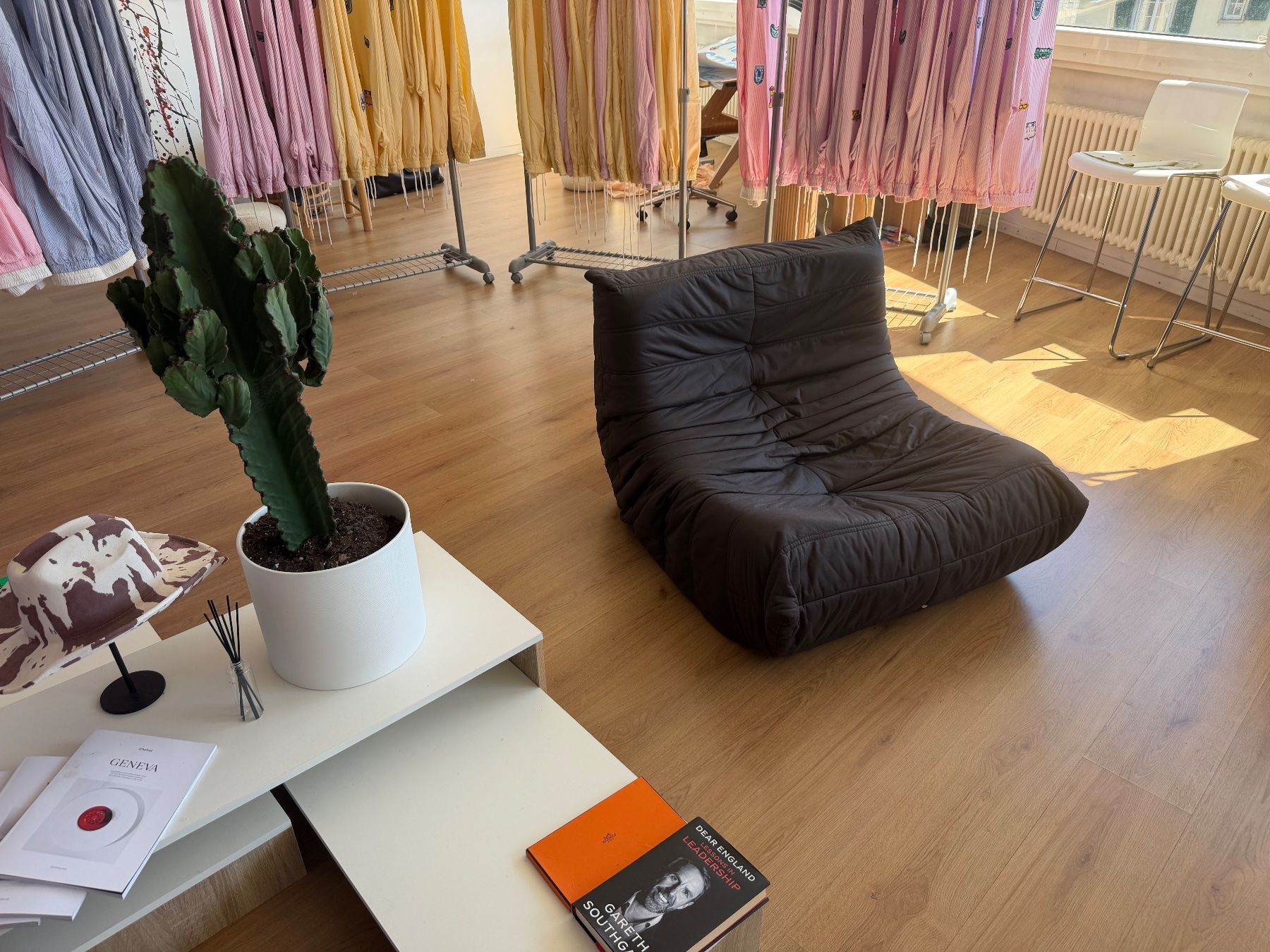 Sofas: Unique Couch – Gebraucht aus Lausanne von yan_6bmg