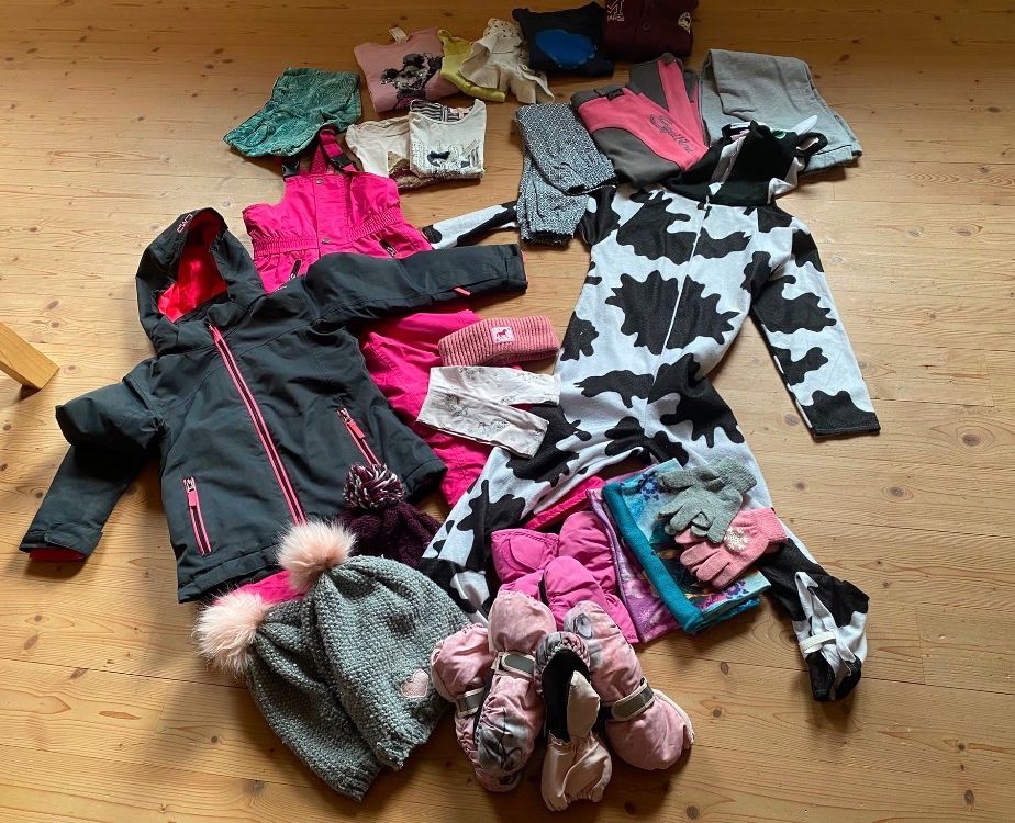 Kleiderpakete & -sets: Kinderkleider und Kinderschuhe – Gebraucht aus Marbach LU von Mammut2012 3