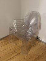 Kartell 4 chaises transparentes