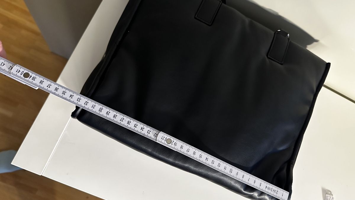 Taschen für Damen: Schwarze Handtasche mit Kette, neuwertig! – Neu (gemäss Beschreibung) aus Winterthur von -BeHappy24- 8