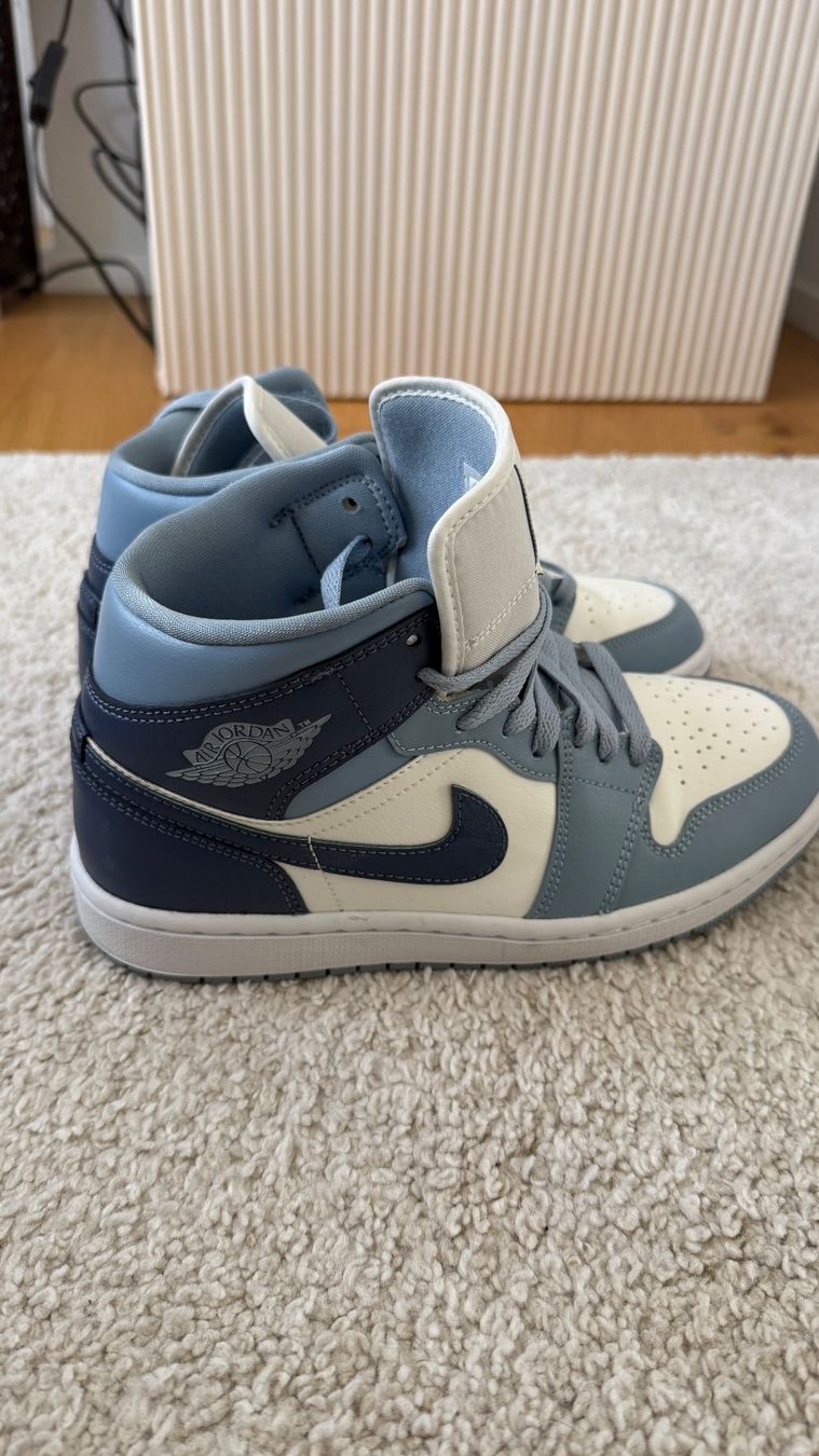 Jordan Scarpe da donna: Jordans blau neu – Nuovo (secondo la descrizione) da Wil SG venduto da jul_kt7d 1