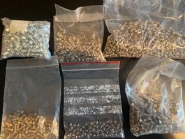 6 Beutel kleine Schrauben, div. Ausführungen, total 1.1kg