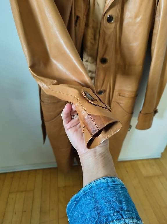 Mäntel: Ledermantel Hugo Boss – Gebraucht aus Schaffhausen von Airsue 2