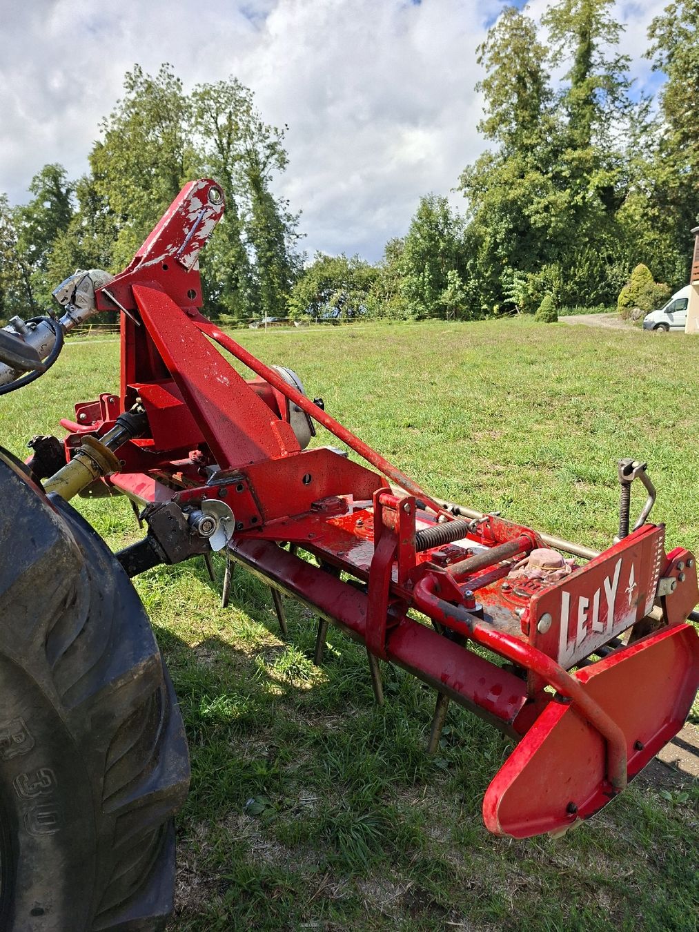 Lely Tutte le macchine: Lely Kreiselegge 2.5m – Difettoso da Unterlunkhofen venduto da man_rn2g 3