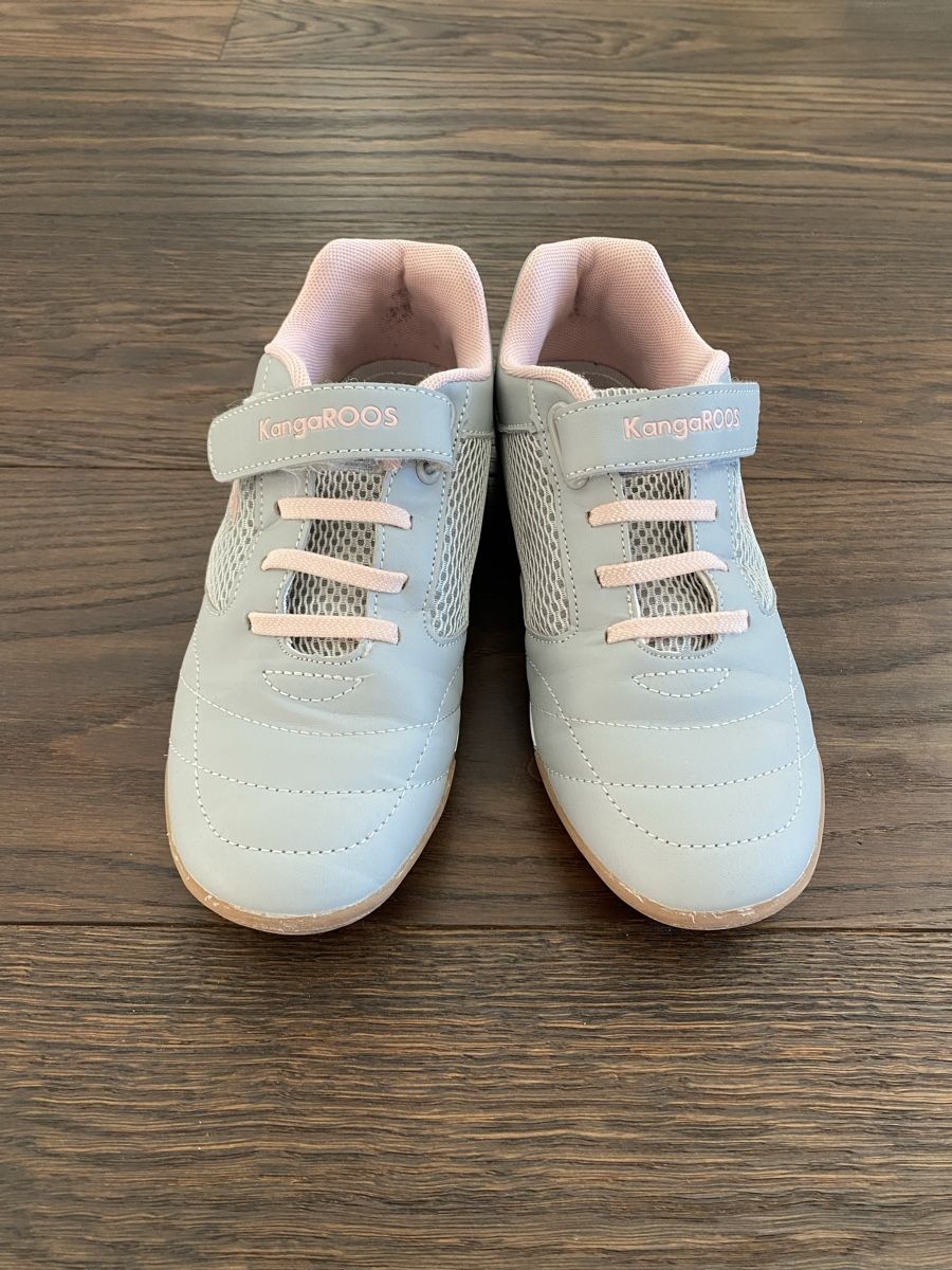 Schuhe für Mädchen: Turnschuhe Mädchen – Gebraucht aus Pfäffikon ZH von aveo14