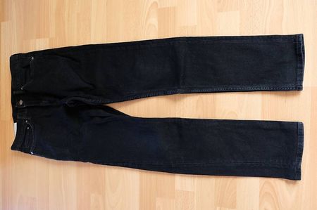 1	jeans slim fit H&M, noir	T. 29/32