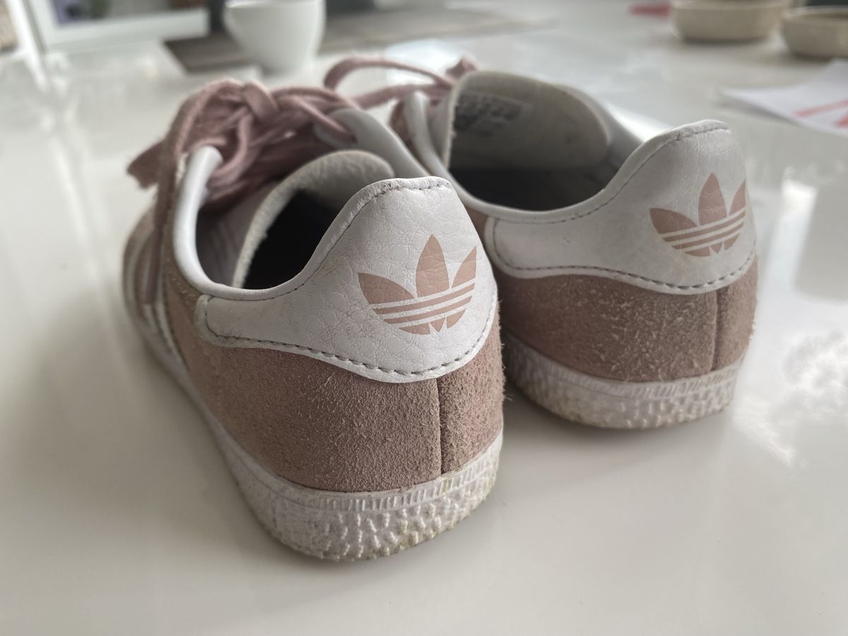 Scarpe per ragazze: Adidas sneakers – Usato da Blonay venduto da art_7f87 4