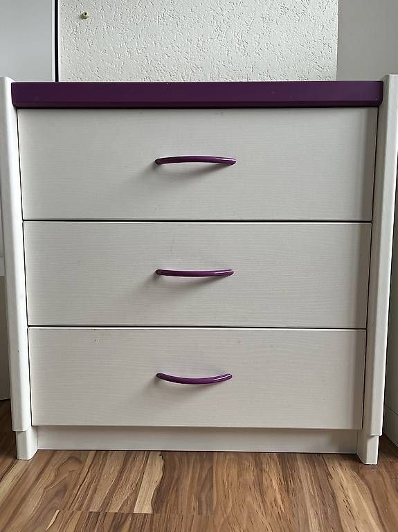Armoires: Möbel zu Kleiderschrank – D'occasion à Rickenbach SO par MrsBettyBoop 1
