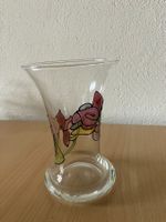 Glasvase mit Blumenmotiv
