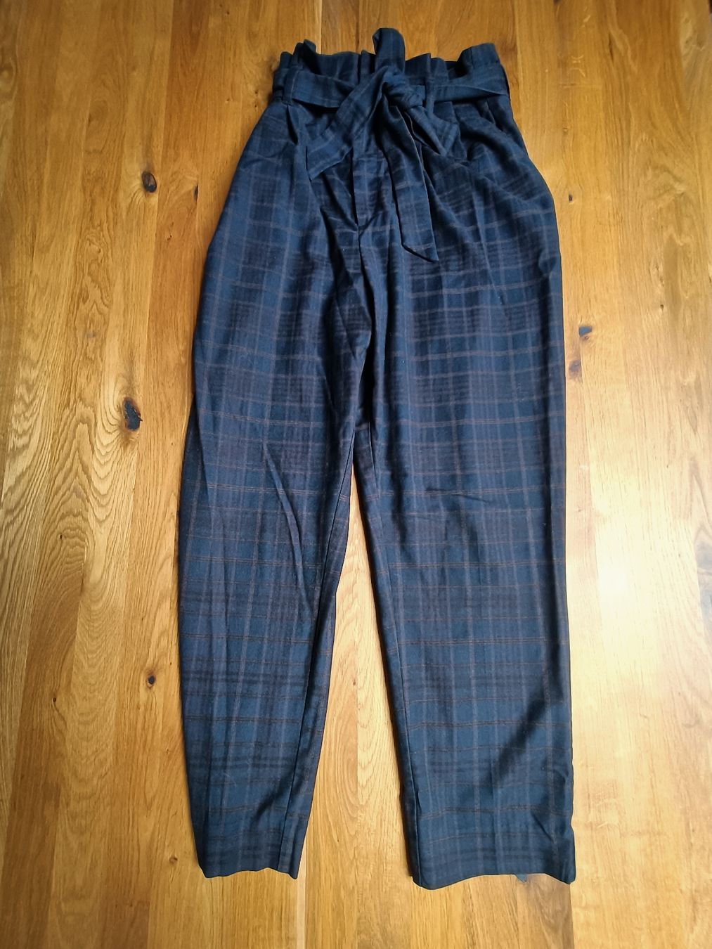 H&M Pantaloni: Hose Gr. 38 – Usato da Tafers venduto da ali_v7sq