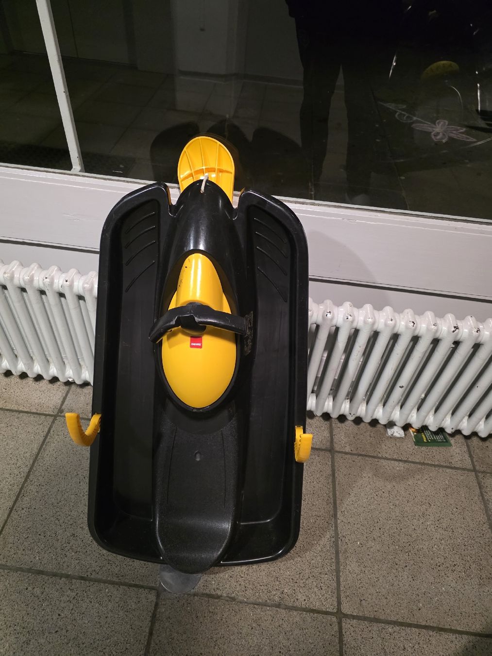 Giocattoli: black & yellow, steerable snow sledge – Usato da Zofingen venduto da aaq_8zzt