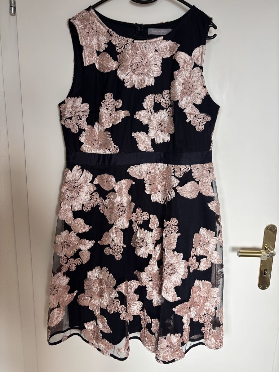 Vestiti: Wunderschönes Cocktailkleid mit Blumenmuster – Usato da Uetikon am See venduto da ansi2601 3