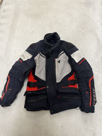Dainese Motorradjacke und -hose, Grösse L gebrauchter Zustan